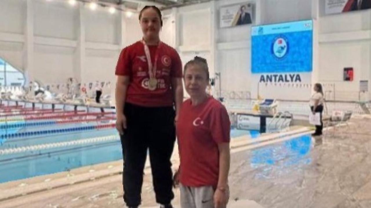 Elif Oral’dan 6 Altın