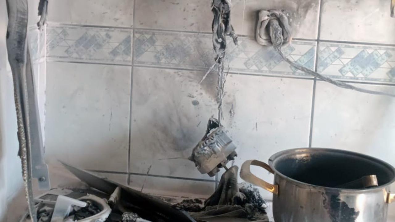 Evde çıkan yangın ev sahibinin müdahalesi ile söndürüldü