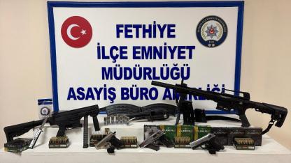 Fethiye’de polis KADES ihbarına gitti, evden cephanelik çıktı