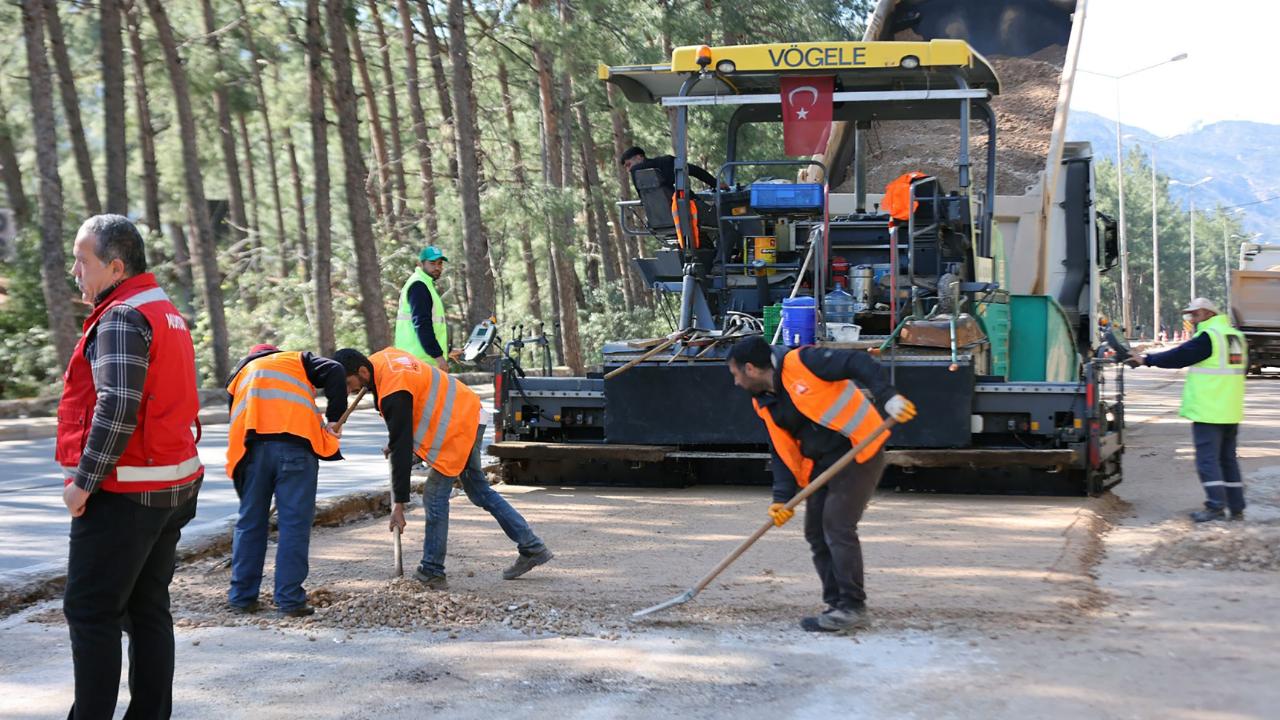 İÇMELER YOLU YENİLENİYOR