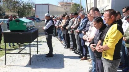 Kadınlar Günü'nde kocası tarafından katledilen kadın toprağa verildi