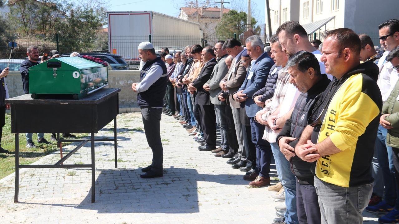 Kadınlar Günü'nde kocası tarafından katledilen kadın toprağa verildi
