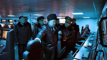 Kuzey Kore dev savaş gemisinden füze denemesi yaptı