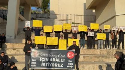 Marmaris'te teknedeki kavgada hayatını kaybeden gencin davası başladı: Adliye önünde "adalet istiyoruz" sesi yükseldi