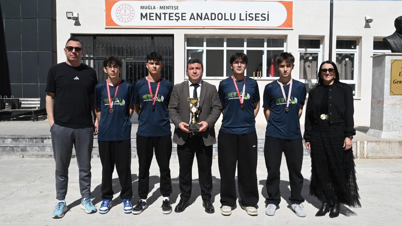 MENTEŞE ANADOLU LİSESİ’NE TÜRKİYE ÜÇÜNCÜLÜĞÜ GURURU