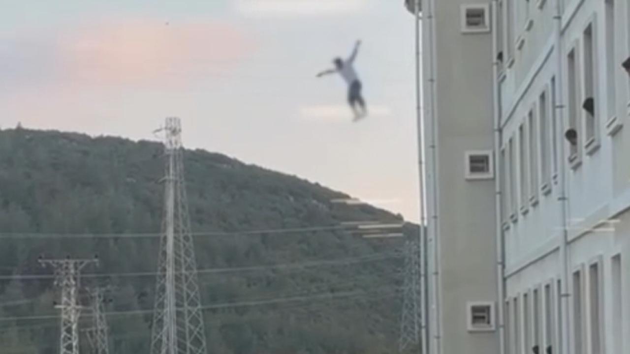 MUĞLA’DA YURTTAN DÜŞEN GENÇ HAYATINI KAYBETTİ