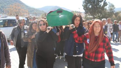 ÖLDÜRÜLEN SERMİN BACAK FETHİYE’DE TOPRAĞA VERİLDİ