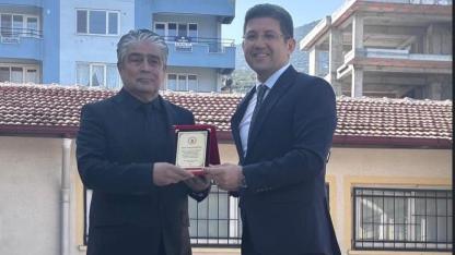 40 YILLIK EĞİTİM ÇINARI EMEKLİ OLDU