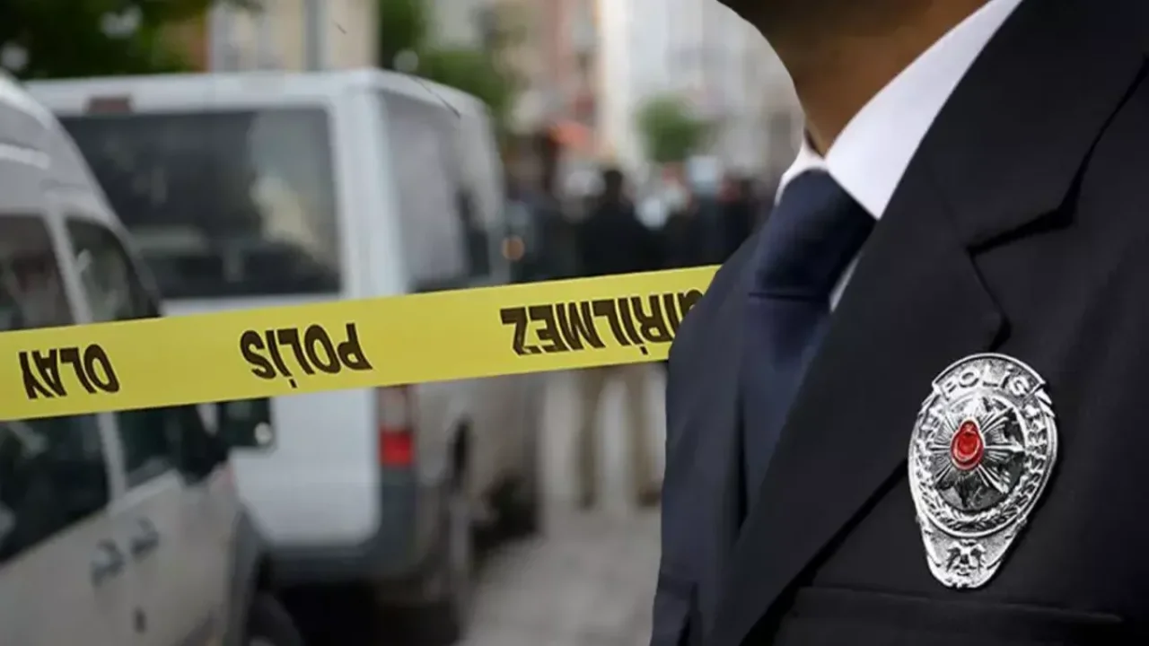 SAKARYA’DA EMEKLİ BAŞKOMİSER EVİNDE BAŞINDAN VURULMUŞ HALDE BULUNDU