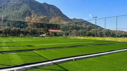 Turgut mahallesinde halı saha yenilendi