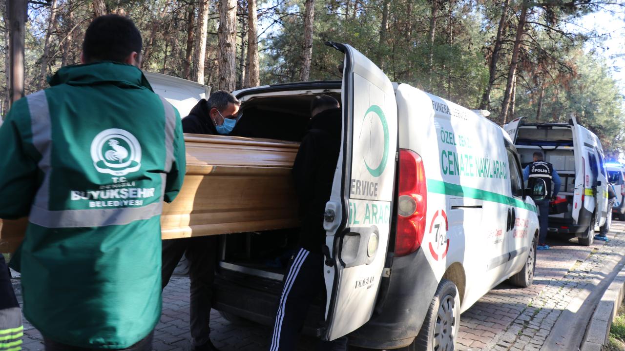 Yaşlı adam parkın lavabosunda ölü olarak bulundu