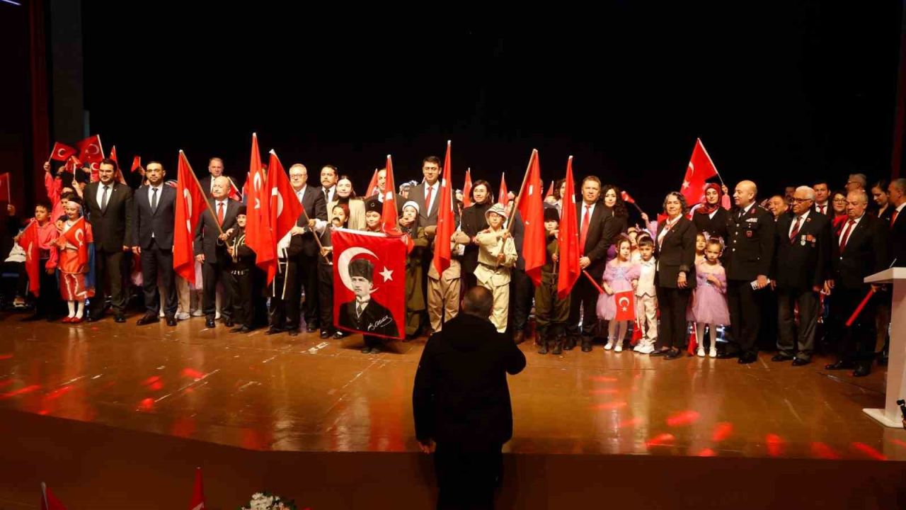 23 Nisan Ulusal Egemenlik ve Çocuk Bayramı Uşak’ta coşkuyla kutlandı