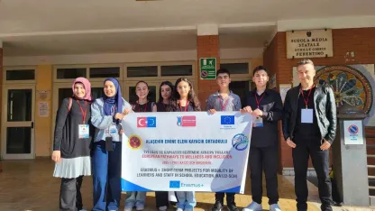 Alaşehirli öğrenciler İtalya’da Türkiye’yi temsil etti