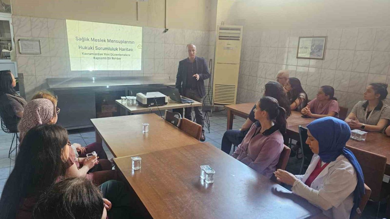 Atatürk Devlet Hastanesi’nde sağlık çalışanlarına hukuki eğitim