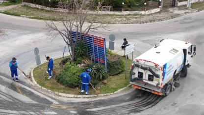 Aydın Büyükşehir Belediyesi Kuşadası’nda çalışmalarını sürdürüyor