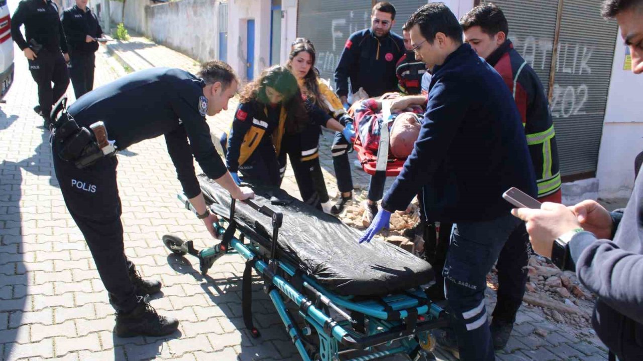 Aydın’da balkon çöktü: 2 yaralı