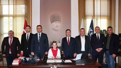 Başkan Aras, koltuğunu minik Azra’ya devretti