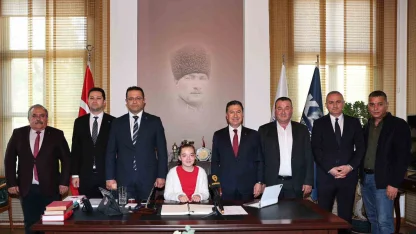 Başkan Aras, koltuğunu minik Azra’ya devretti