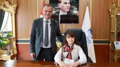 Başkan Balaban 23 Nisan’da koltuğunu çocuklara devretti