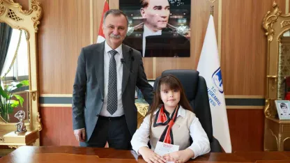 Başkan Balaban 23 Nisan’da koltuğunu çocuklara devretti