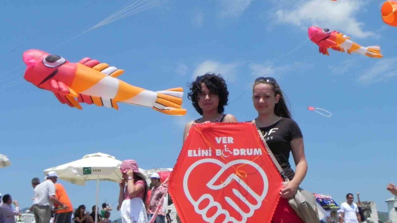 Bodrum uçurtma festivali 21 yıldır engelleri gökyüzünde kaldırıyor