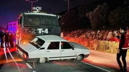 BODRUM’DA TOMA İLE OTOMOBİL ÇARPIŞTI