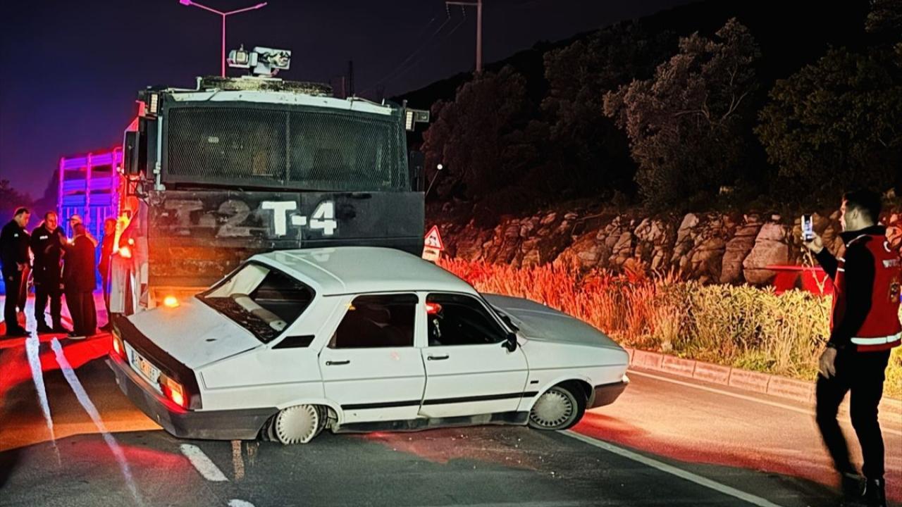 BODRUM’DA TOMA İLE OTOMOBİL ÇARPIŞTI