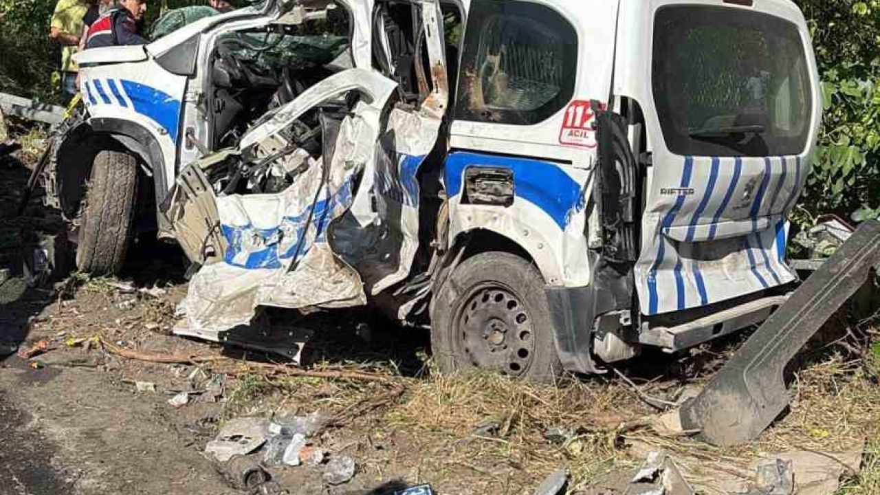 Bornova’da freni patlayan tır karşı şeride geçti: Ölü ve yaralılar var