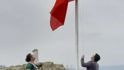 Buldan’ın 45 mahallesi ay yıldızlı bayraklarla donatılıyor