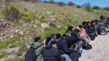 Çeşme’de 36 yasa dışı göçmen ve 2 organizatör yakalandı