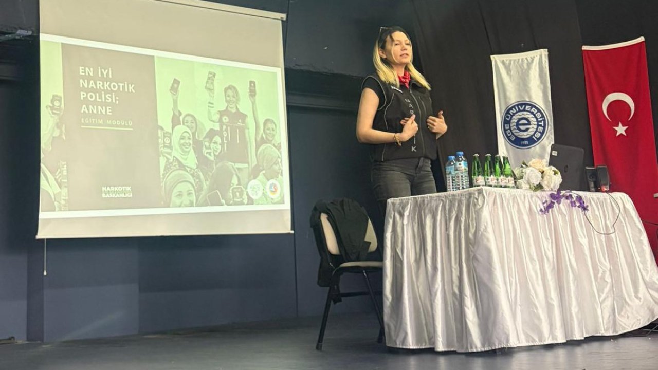 Çeşme’de üniversite öğrencileri ve personeline KADES ile narkotik eğitimi verildi