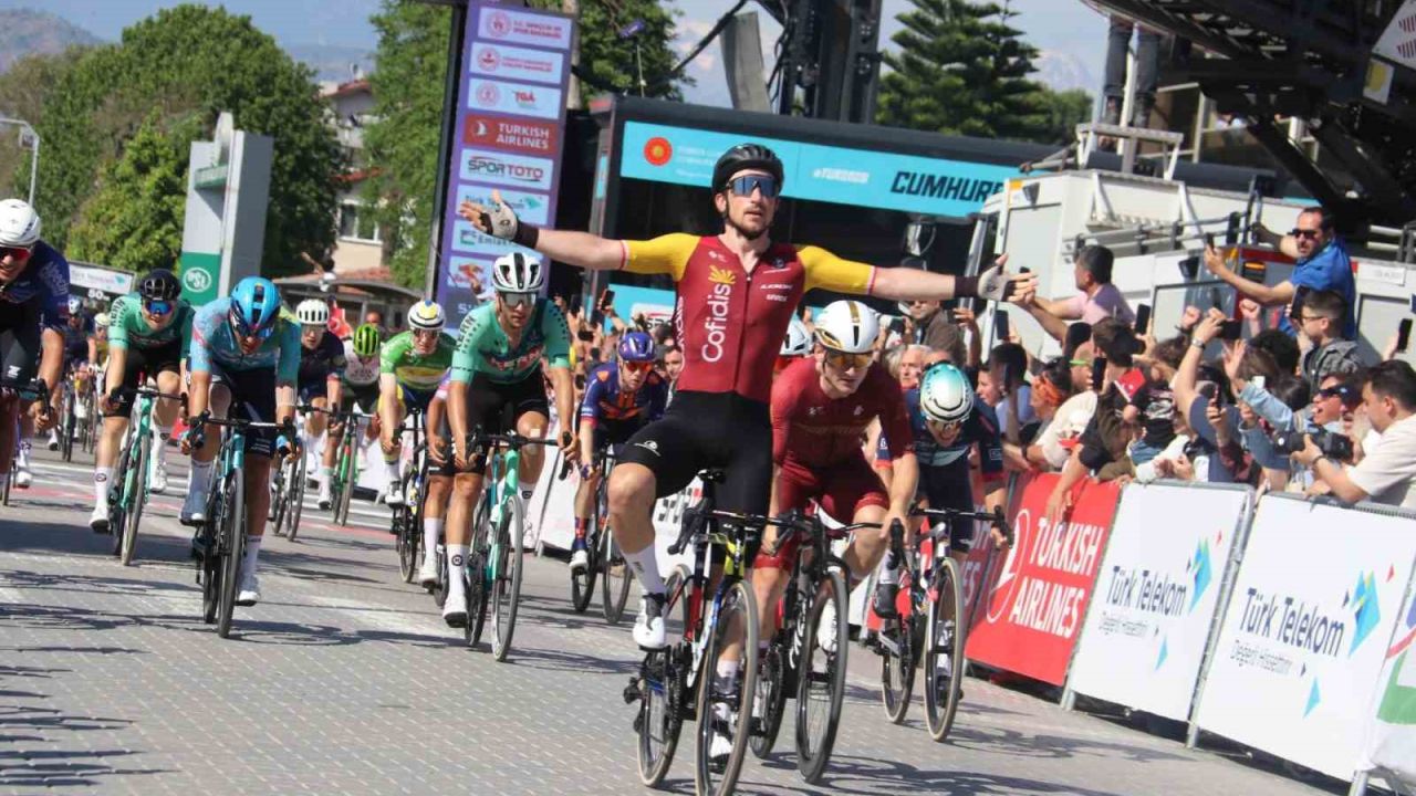 Cumhurbaşkanlığı Türkiye Bisiklet Turu 4. etabın galibi Aniolkowski
