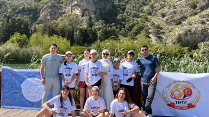 Dalyan’da masa tenisi doğayla buluştu