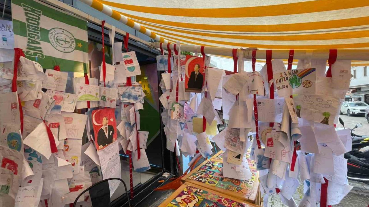 Datça’da 10 yıllık iyilik geleneği: "Atatürk’ünü çiz, pizzanı al"