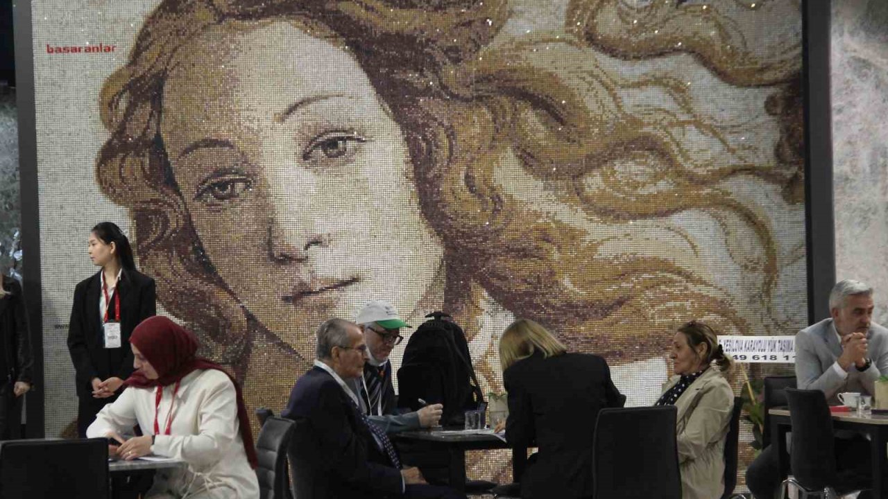 Doğal taşın kalbi İzmir’de atıyor