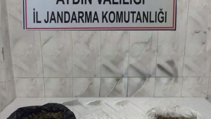 Durdurulan araçta uyuşturucu ve ruhsatsız silah ele geçirildi