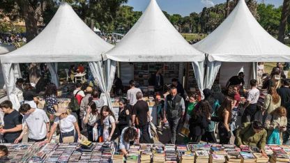 Edebiyatın kalbi İzmir Kültürpark’ta attı