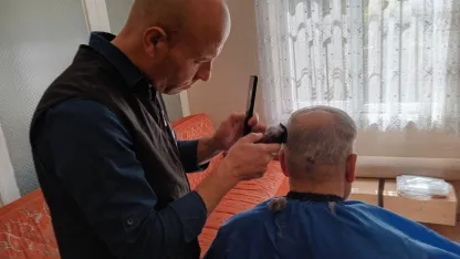 Efeler Belediyesi’nden yaşlı ve bakıma muhtaçlara destek