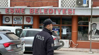 Eşme’da Başkan Tozan, eşi ve 3 şüpheliye irtikap gözaltısı
