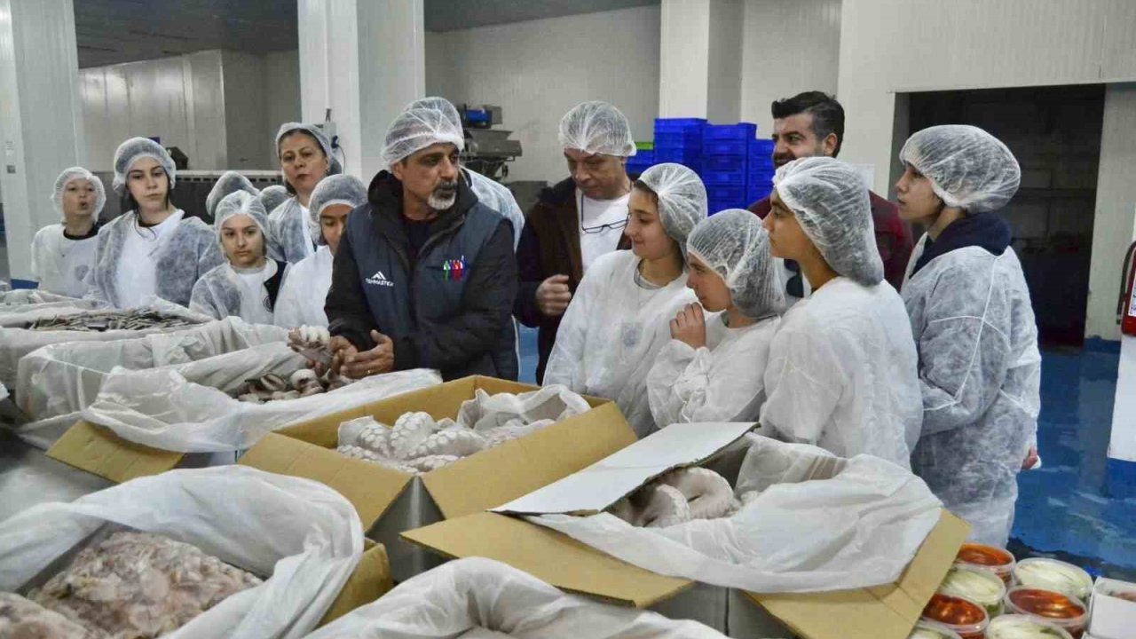 Geleceğin balıkçıları İzmir’de yetişiyor