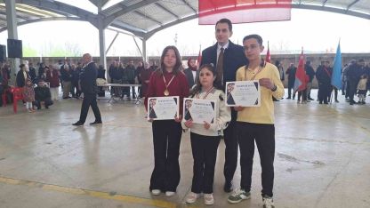 Hisarcık’ta başarılı öğrenciler ödüllendirildi
