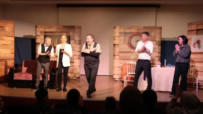 İncirliova’da Kim Haklı adlı tiyatro izleyicilerden tam not aldı