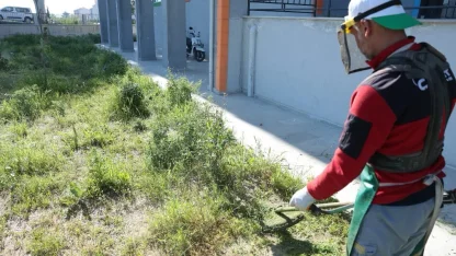 İncirliova’da okul bahçeleri temizlendi