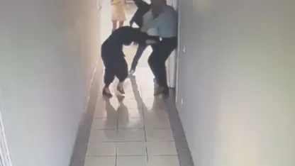 İş adamı kardeşlerin kavgasında çalışan ayağından vuruldu, o anlar kamerada