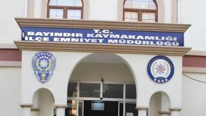 İZMİR BAYINDIR’DA POLİSE BIÇAKLI SALDIRI