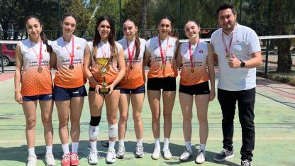 İzmir Ekonomi, denizde ve filede şampiyon