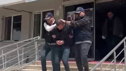 İzmir’de 10 ayrı suçtan aranan firari hükümlü operasyonla yakalandı