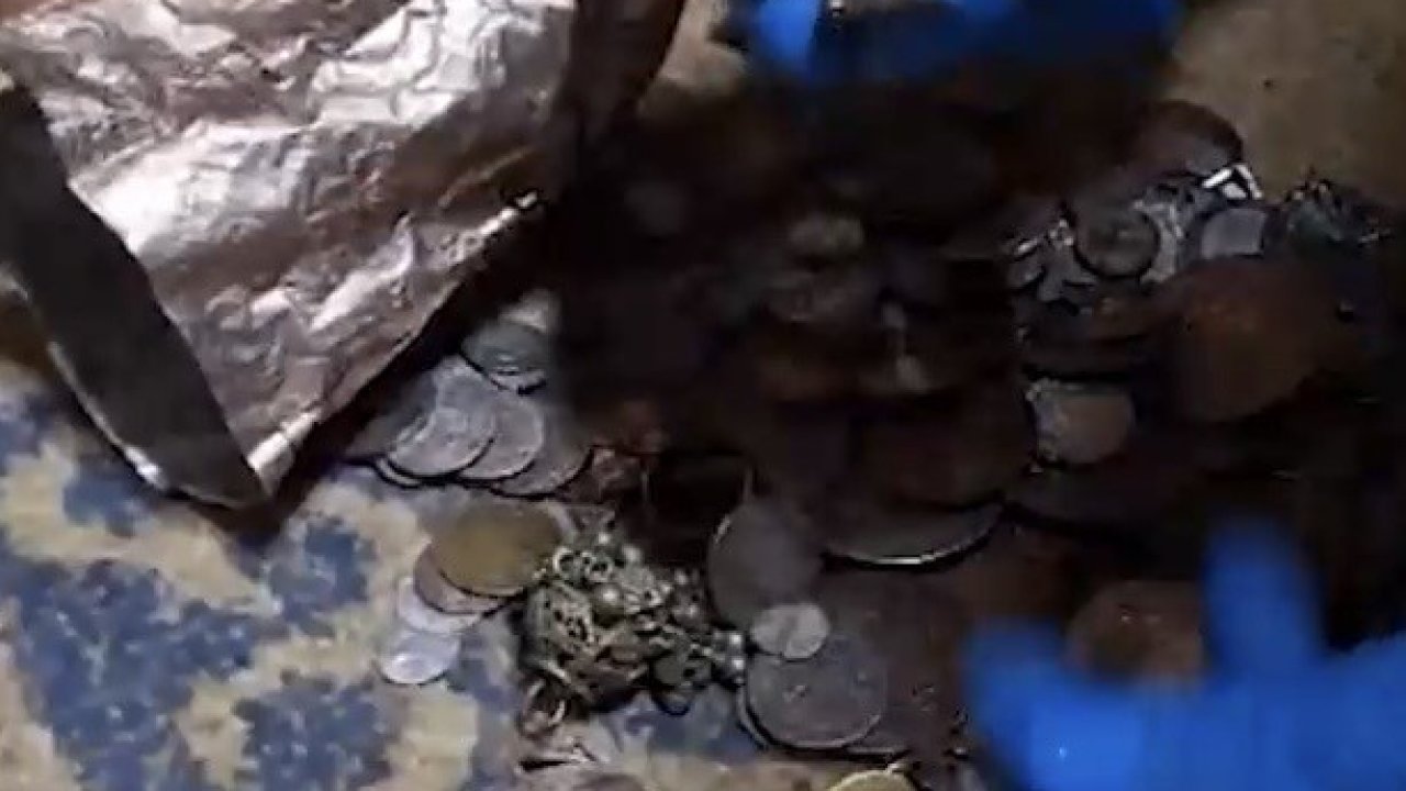 İzmir’de tarihi eser operasyonu: 203 eser ele geçirildi