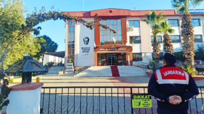 Jandarma okul önlerindeki güvenlik tedbirlerini artırdı