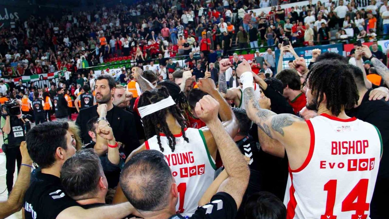 Karşıyaka Basketbol, ligde kalma mücadelesini sürdürüyor